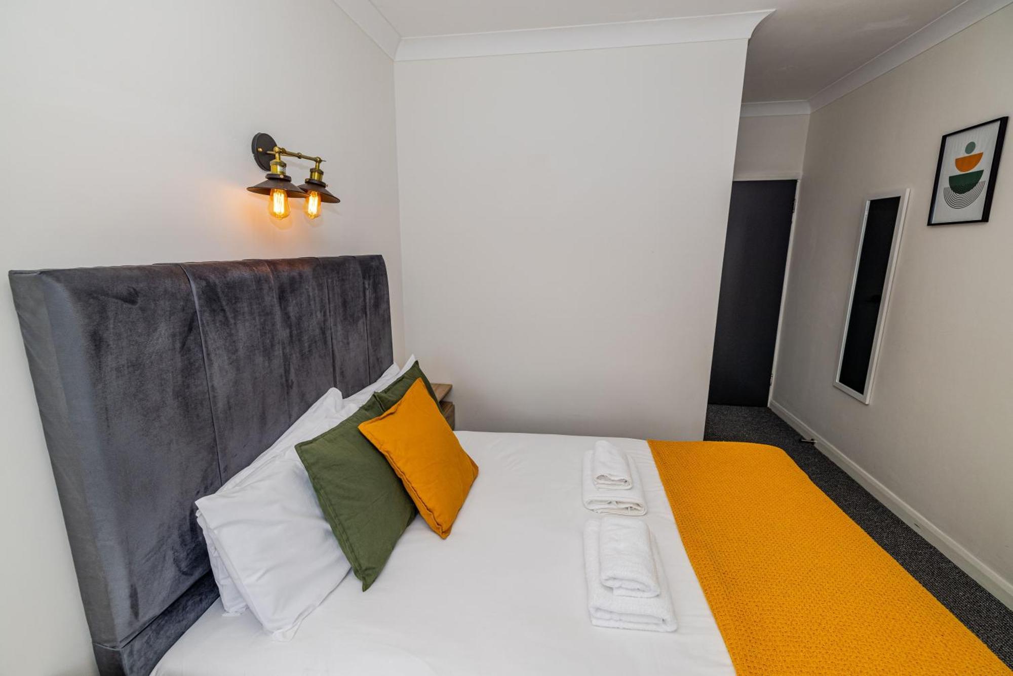 Woodford Hotel ロンドン エクステリア 写真