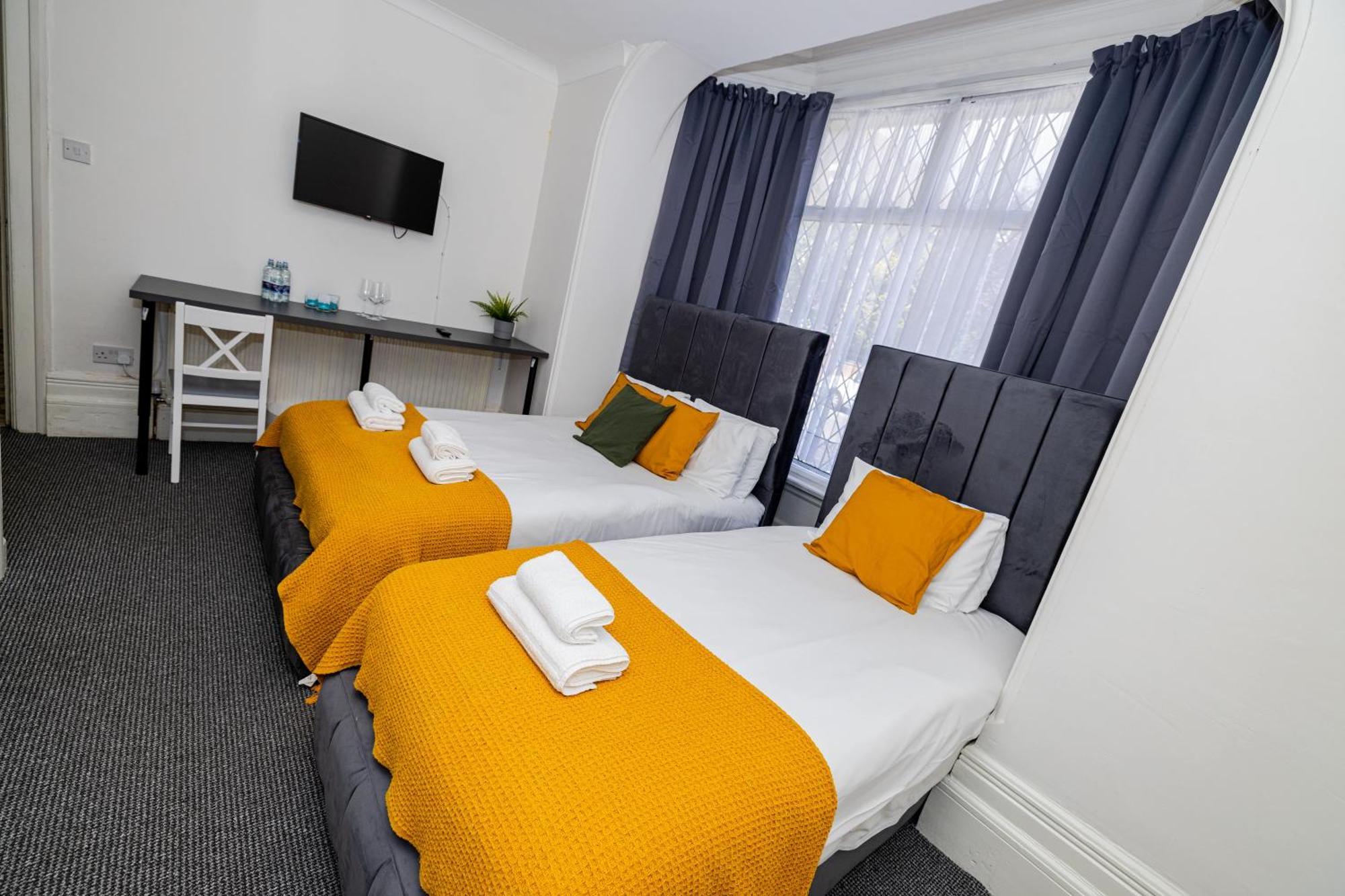 Woodford Hotel ロンドン エクステリア 写真