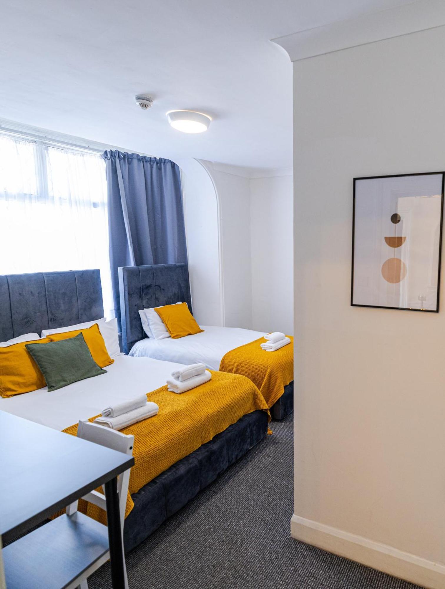 Woodford Hotel ロンドン エクステリア 写真